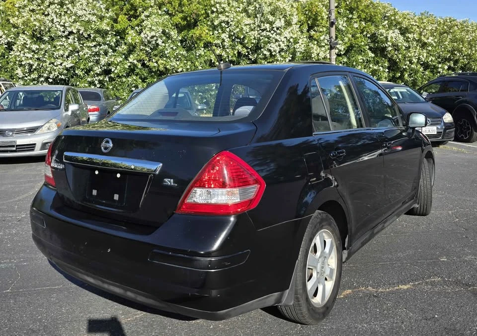 2007 Nissan Versa - Image 4 of 10