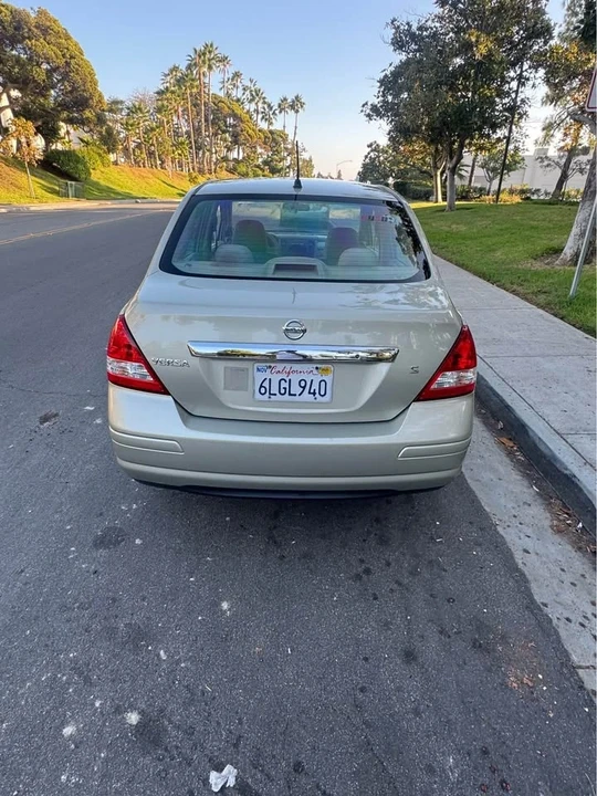 2007 Nissan Versa - Image 4 of 10