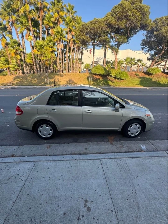 2007 Nissan Versa - Image 2 of 10