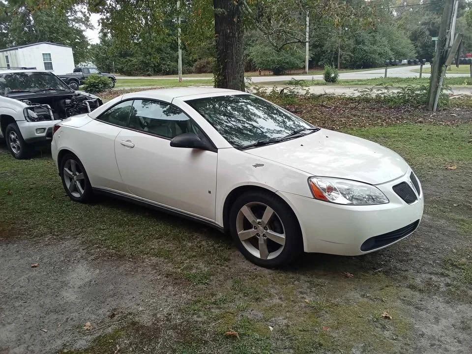 2007 Pontiac G6 - Image 2 of 6