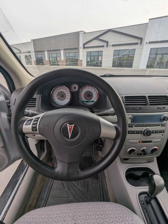 2007 Pontiac G5 - Image 2 of 9