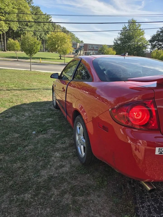 2007 Pontiac G5 - Image 2 of 3