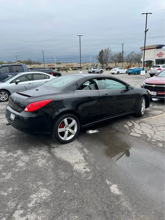 2007 Pontiac G6 - Image 2 of 2