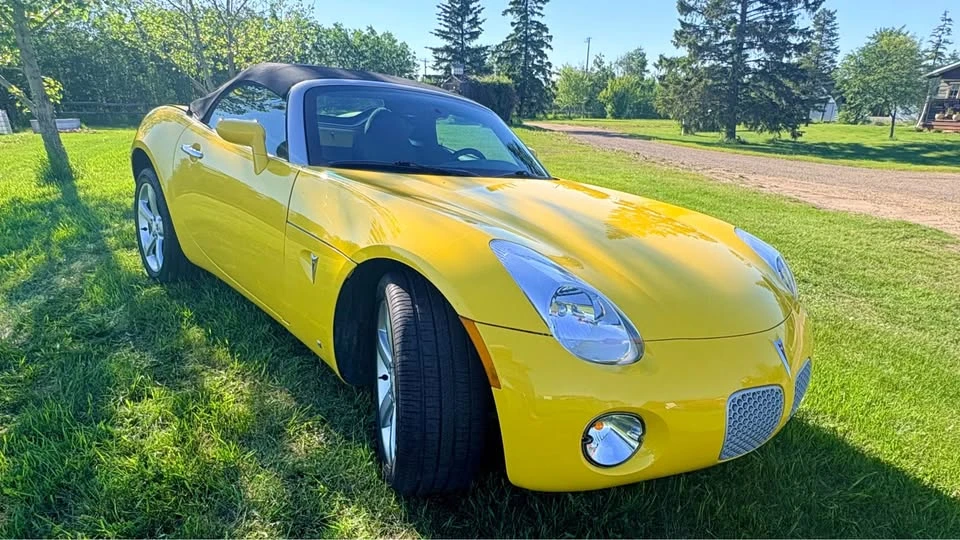2007 Pontiac Solstice - Image 2 of 13