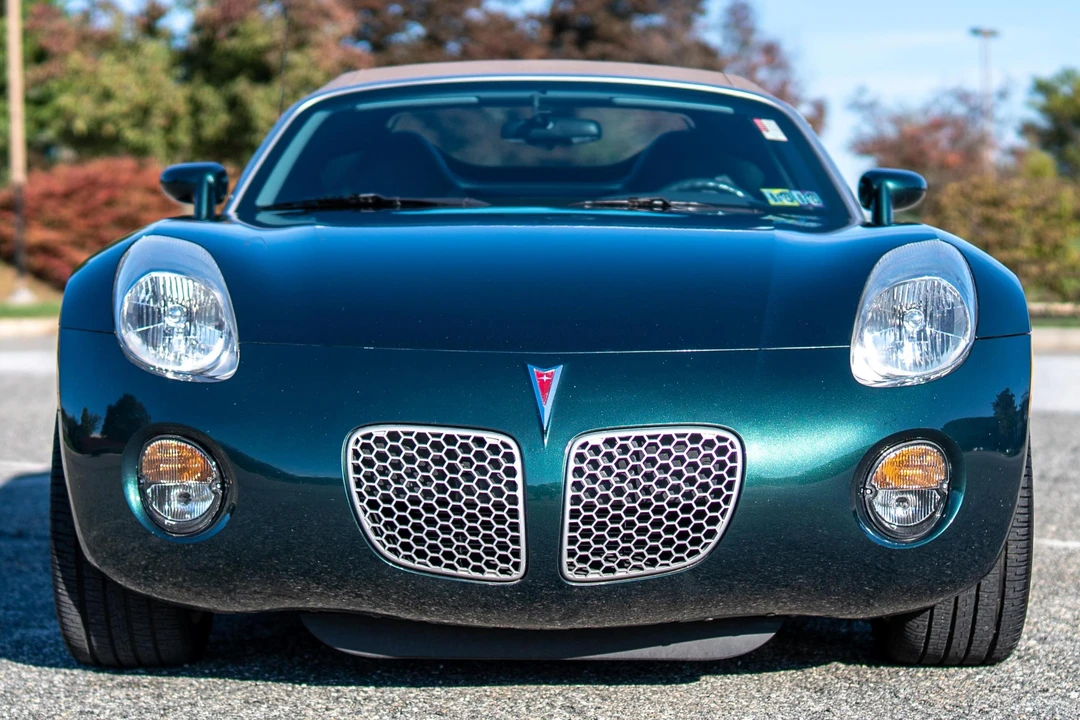 2007 Pontiac Solstice - Image 2 of 31