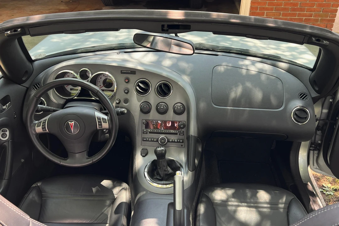 2007 Pontiac Solstice - Image 16 of 31