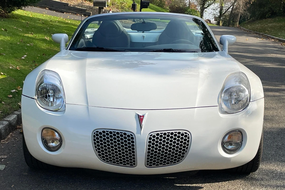 2007 Pontiac Solstice - Image 2 of 31