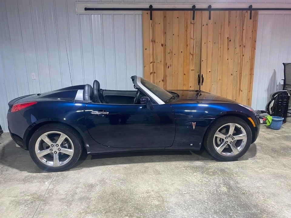 2007 Pontiac Solstice - Image 2 of 4