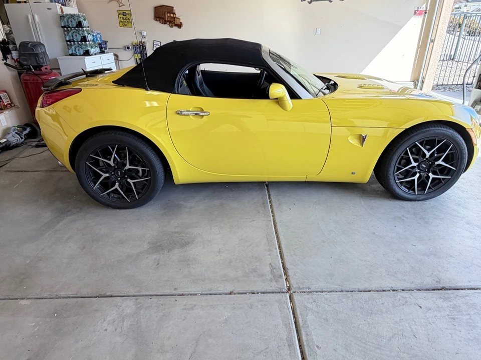 2007 Pontiac Solstice - Image 11 of 21