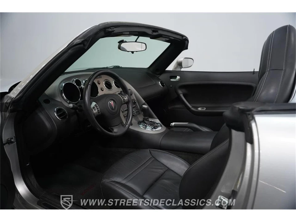 2007 Pontiac Solstice GXP - Image 2 of 31