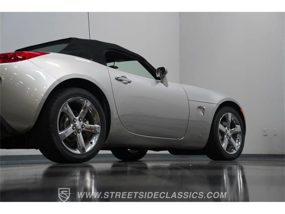2007 Pontiac Solstice GXP - Image 25 of 31