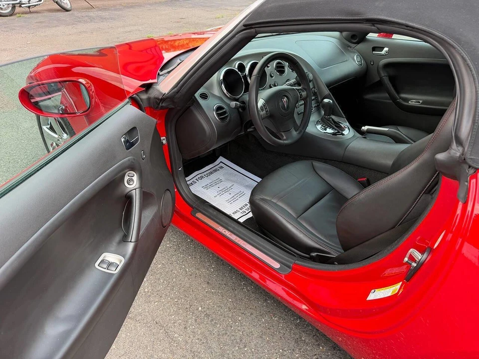 2007 Pontiac Solstice - Image 2 of 28
