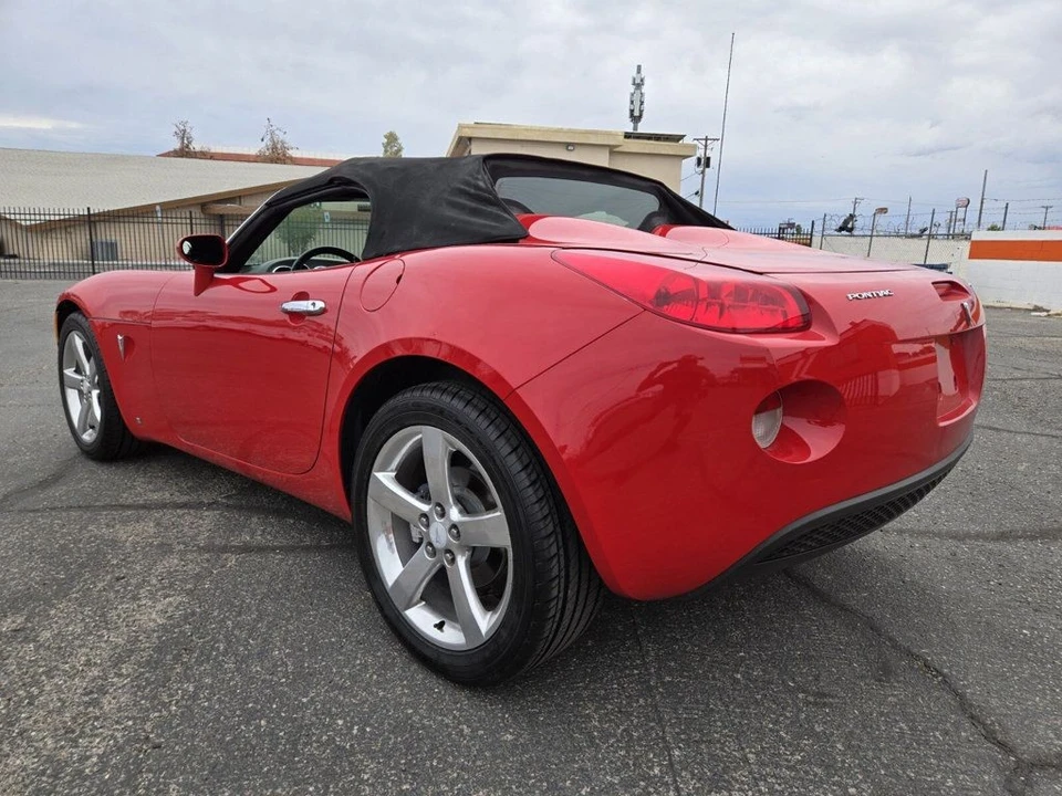 2007 Pontiac Solstice - Image 2 of 17
