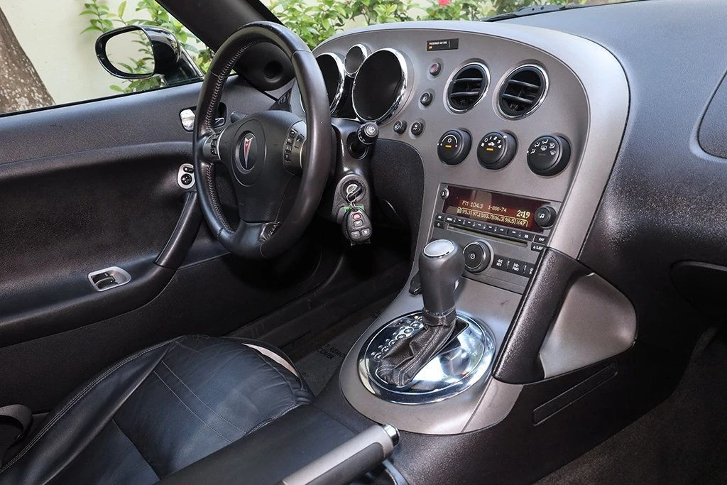 2007 Pontiac Solstice GXP - Image 10 of 12