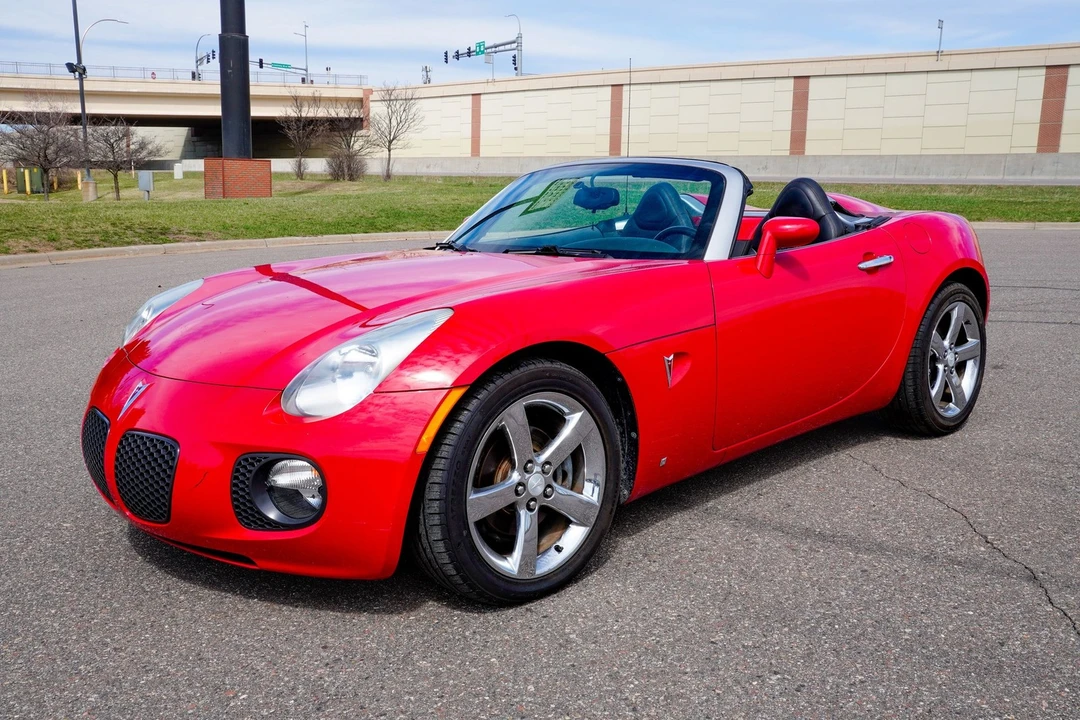 2007 Pontiac Solstice GXP - Image 2 of 18