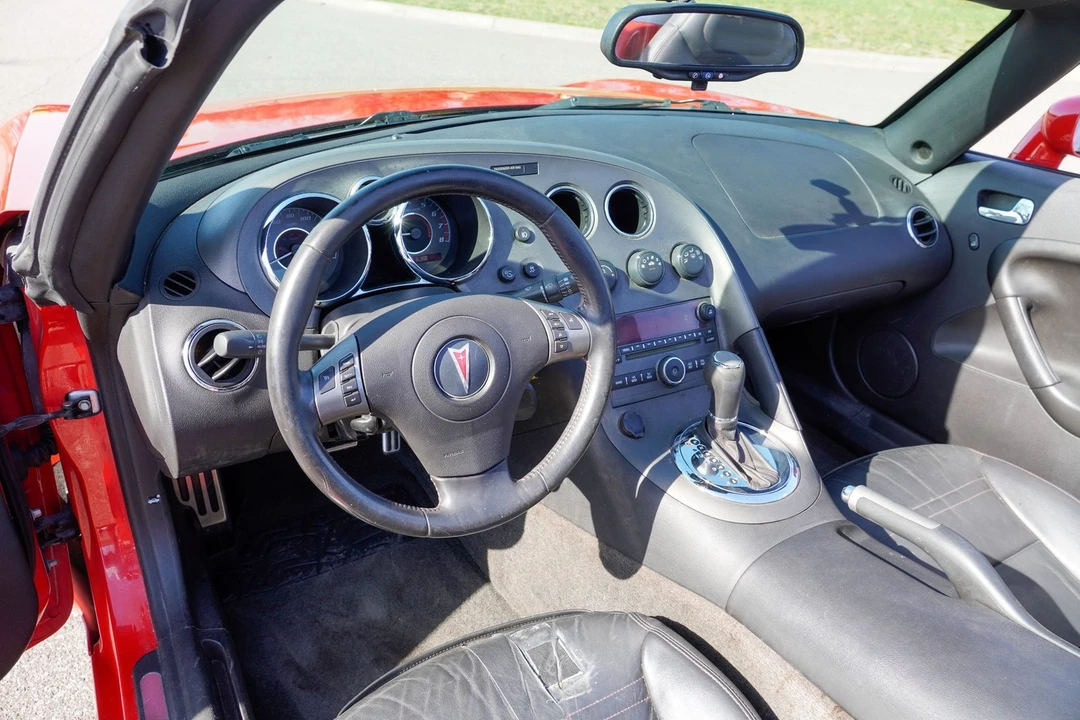 2007 Pontiac Solstice GXP - Image 10 of 31