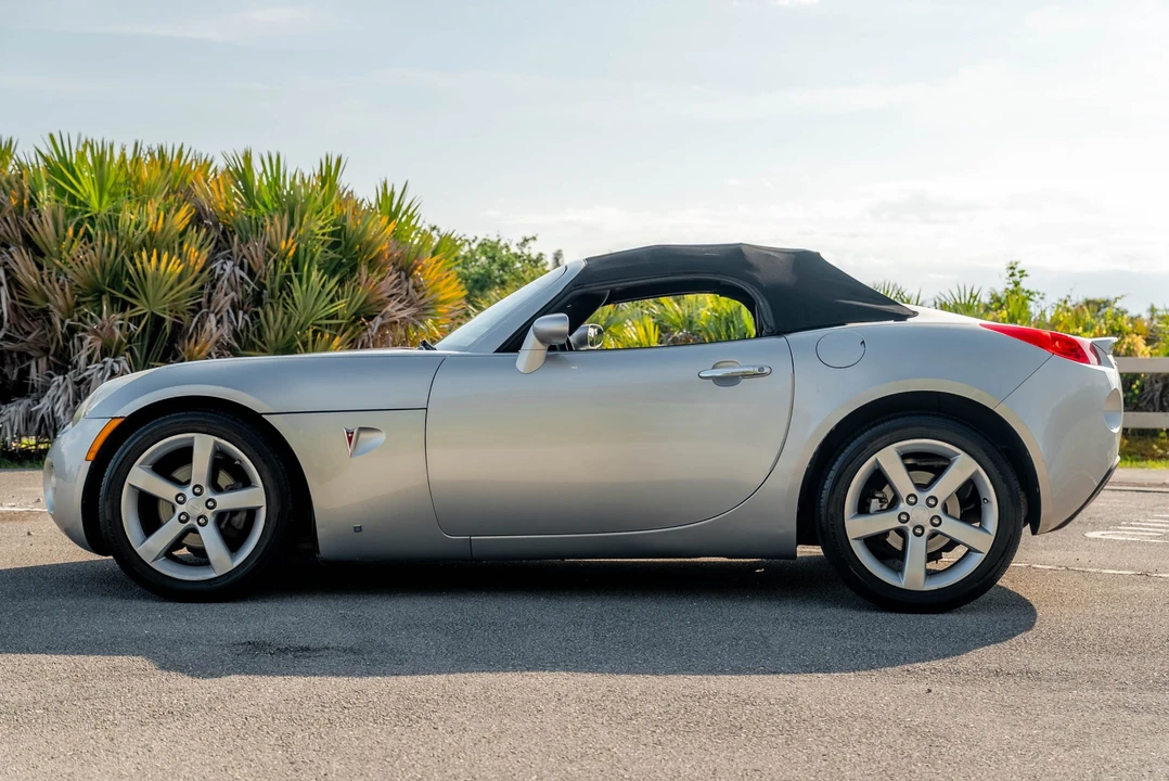 2007 Pontiac Solstice - Image 14 of 31