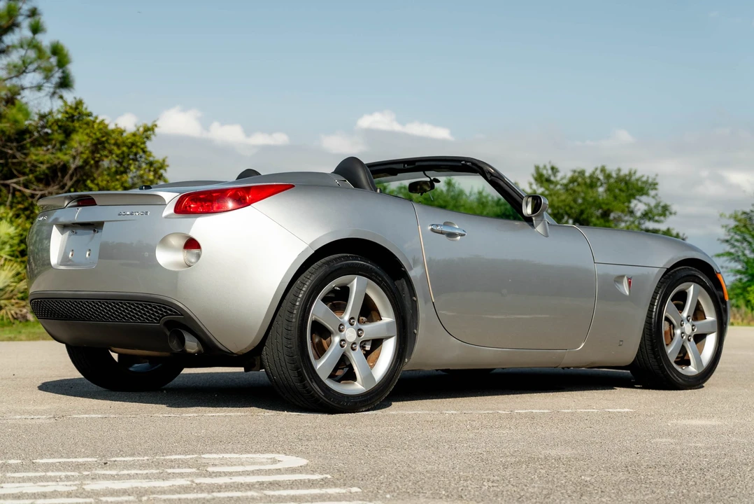 2007 Pontiac Solstice - Image 10 of 31