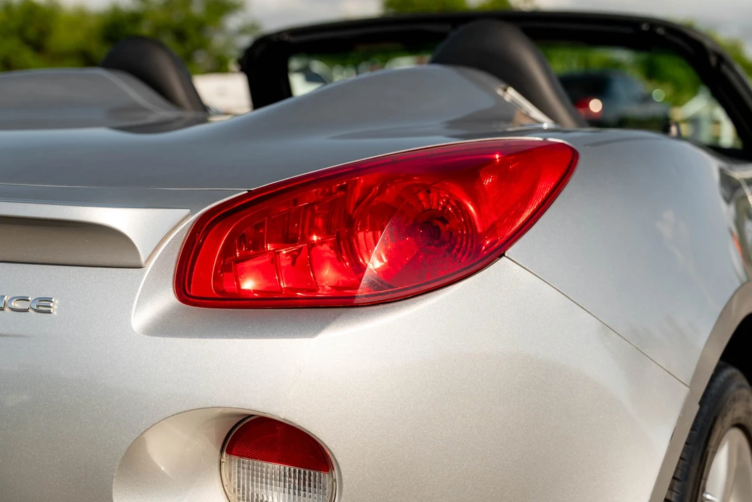 2007 Pontiac Solstice - Image 23 of 31