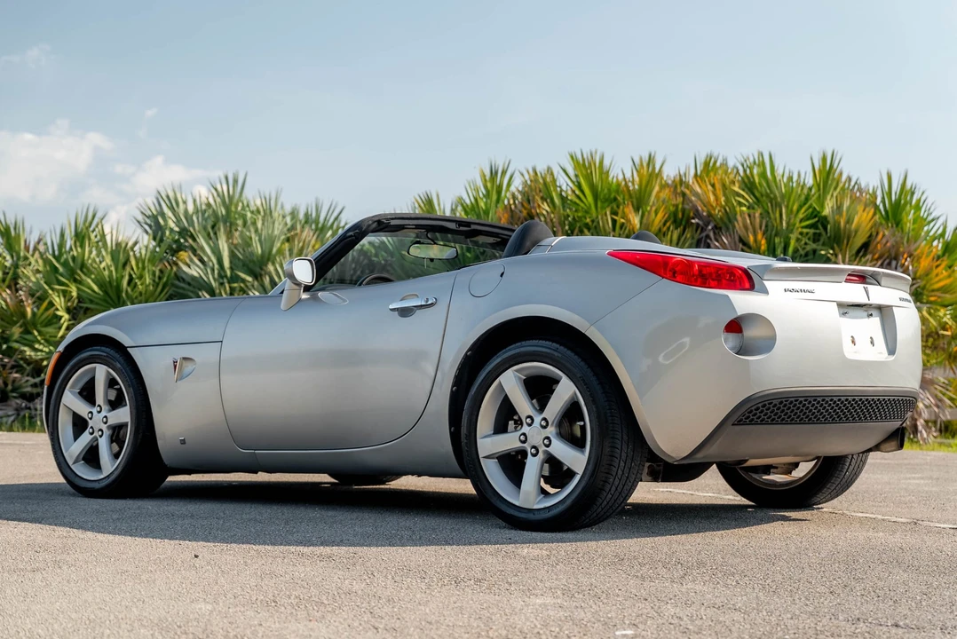 2007 Pontiac Solstice - Image 12 of 31