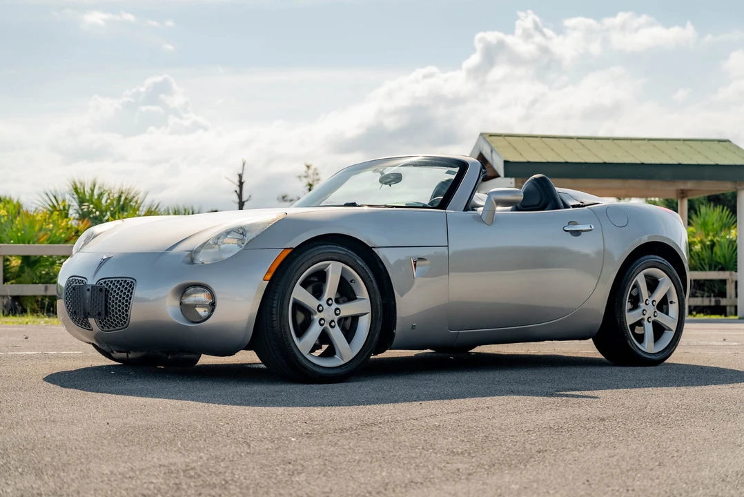 2007 Pontiac Solstice - Image 2 of 31