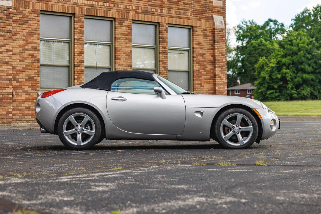 2007 Pontiac Solstice - Image 13 of 31