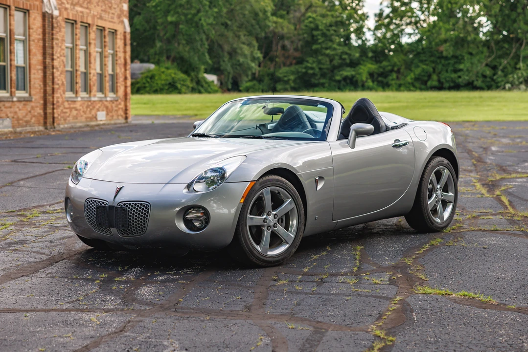 2007 Pontiac Solstice - Image 2 of 31
