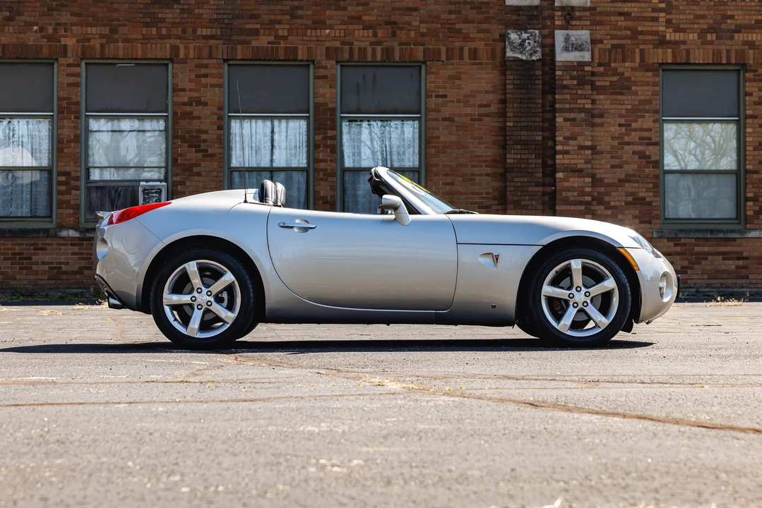 2007 Pontiac Solstice - Image 12 of 31