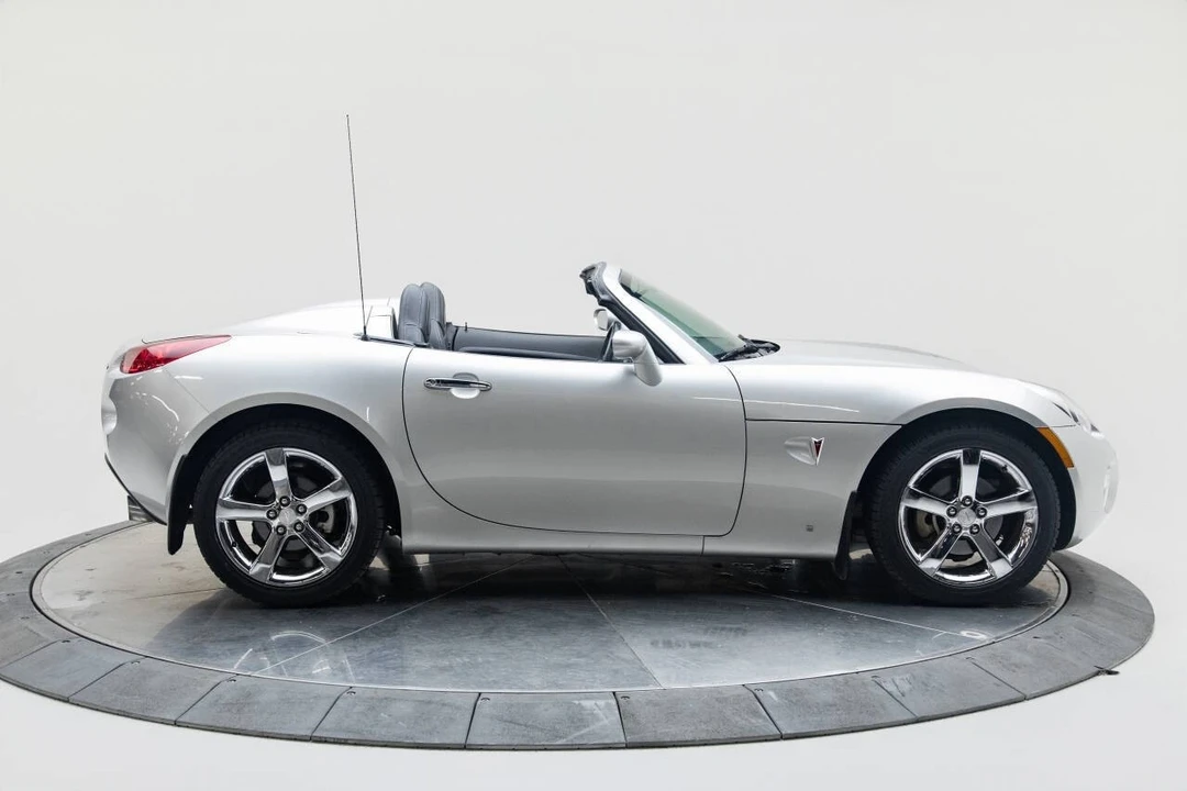 2007 Pontiac Solstice - Image 2 of 21