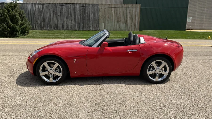 2007 Pontiac Solstice - Image 2 of 12