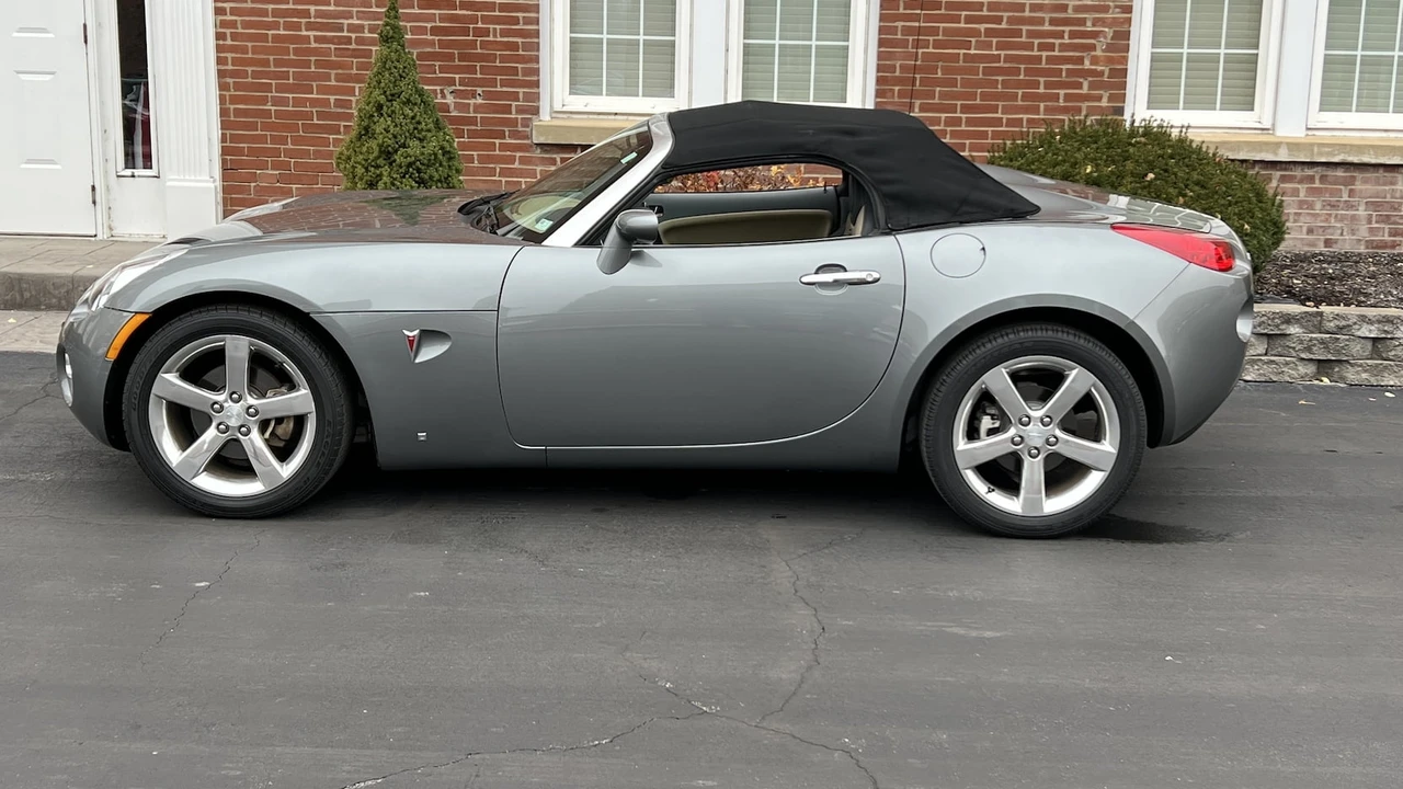 2007 Pontiac Solstice - Image 10 of 11