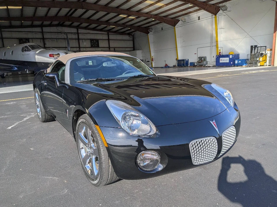 2007 Pontiac Solstice - Image 2 of 17
