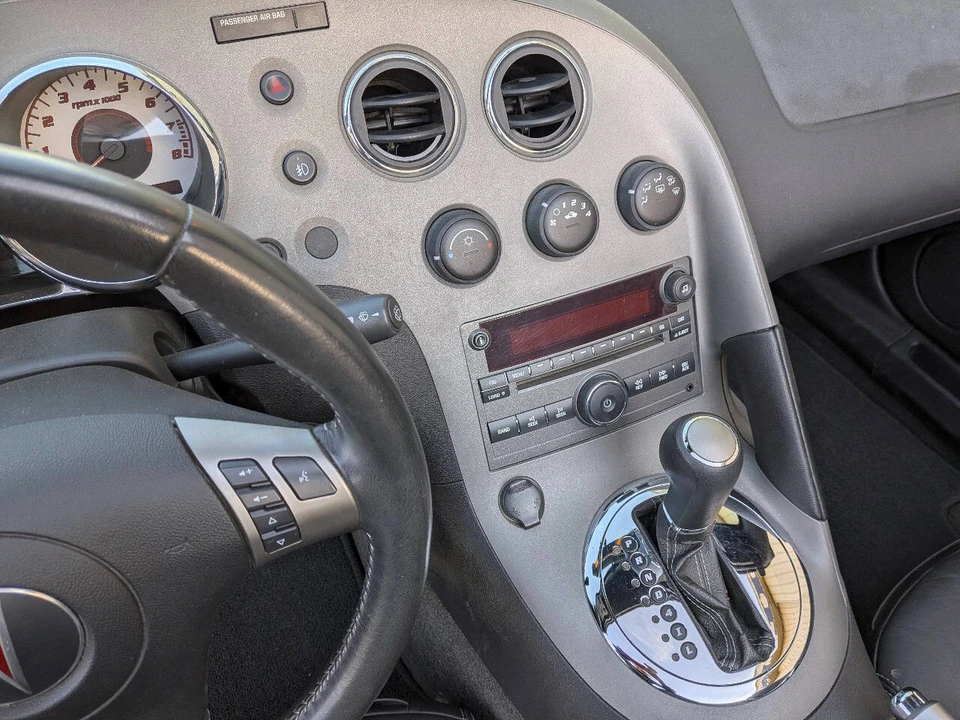 2007 Pontiac Solstice - Image 13 of 17