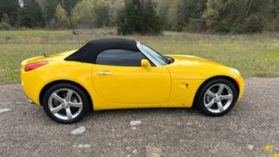 2007 Pontiac Solstice - Image 2 of 20