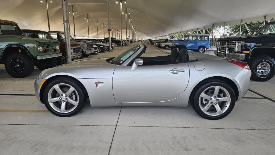 2007 Pontiac Solstice - Image 2 of 13