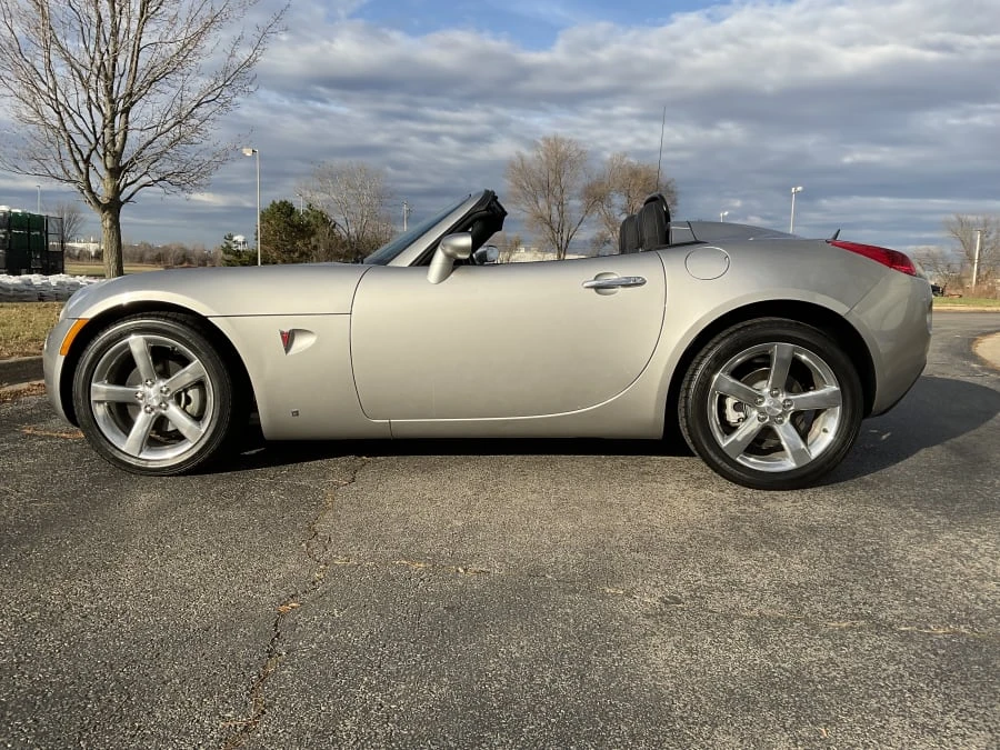 2007 Pontiac Solstice - Image 2 of 11