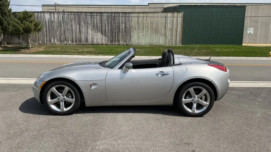 2007 Pontiac Solstice - Image 2 of 8