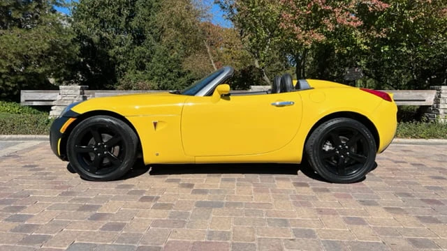 2007 Pontiac Solstice - Image 2 of 14