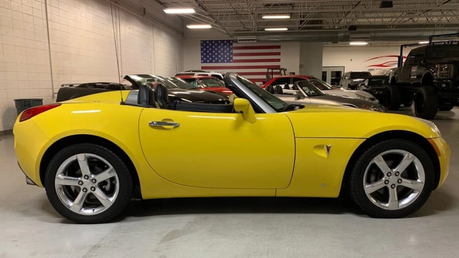 2007 Pontiac Solstice - Image 2 of 12
