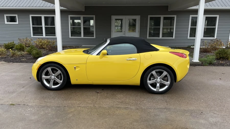 2007 Pontiac Solstice - Image 2 of 29