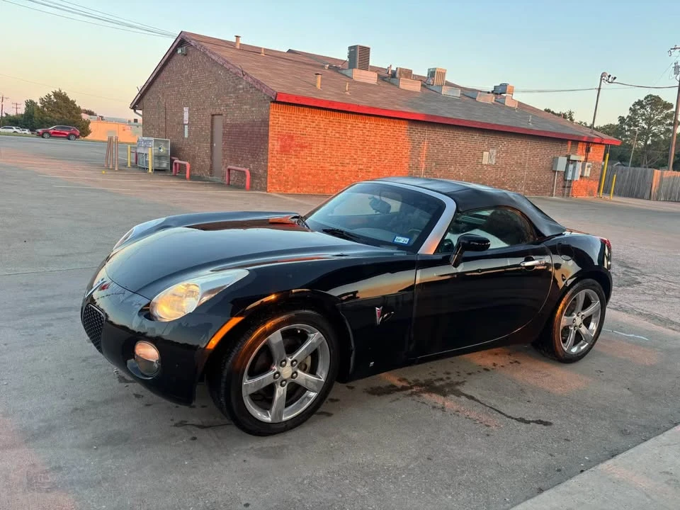 2007 Pontiac Solstice - Image 2 of 11