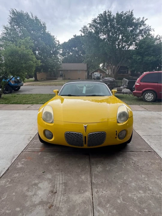 2007 Pontiac Solstice - Image 2 of 9