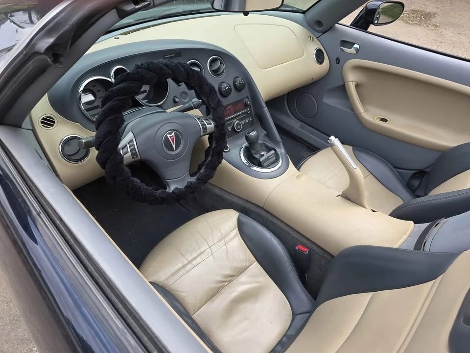 2007 Pontiac Solstice - Image 12 of 15