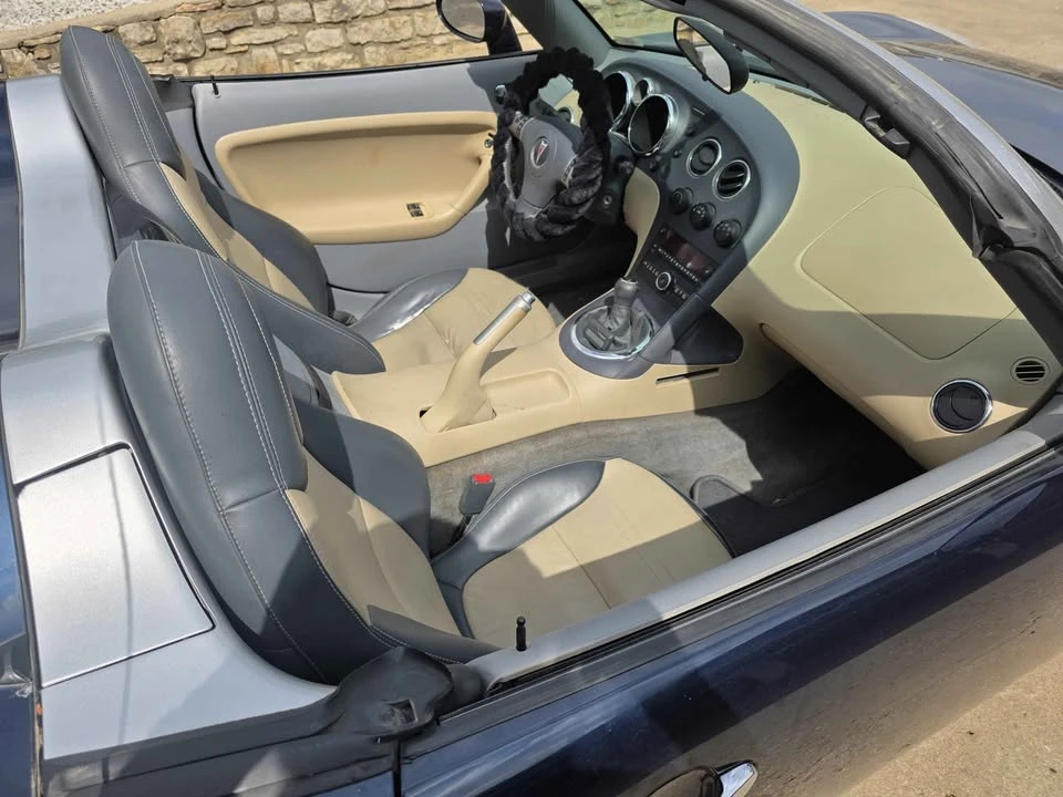 2007 Pontiac Solstice - Image 8 of 15