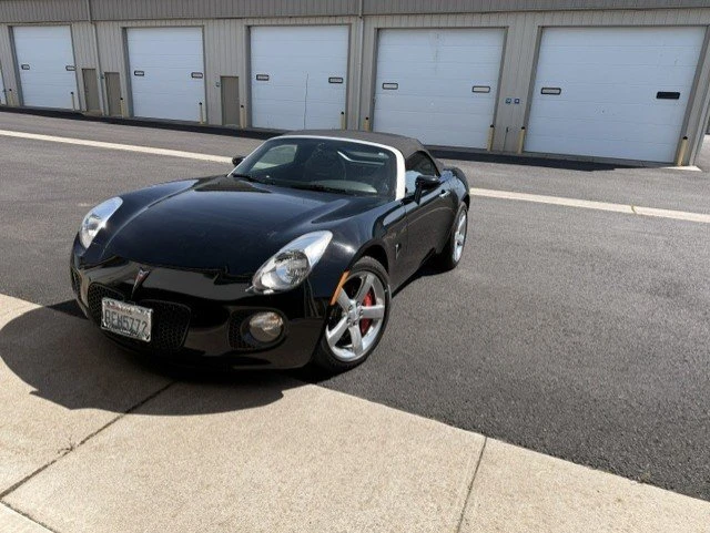 2007 Pontiac Solstice GXP - Image 2 of 10