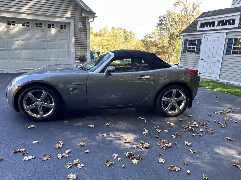 2007 Pontiac Solstice GXP - Image 2 of 16