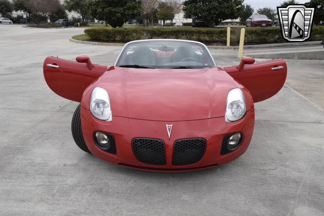 2007 Pontiac Solstice GXP - Image 10 of 12