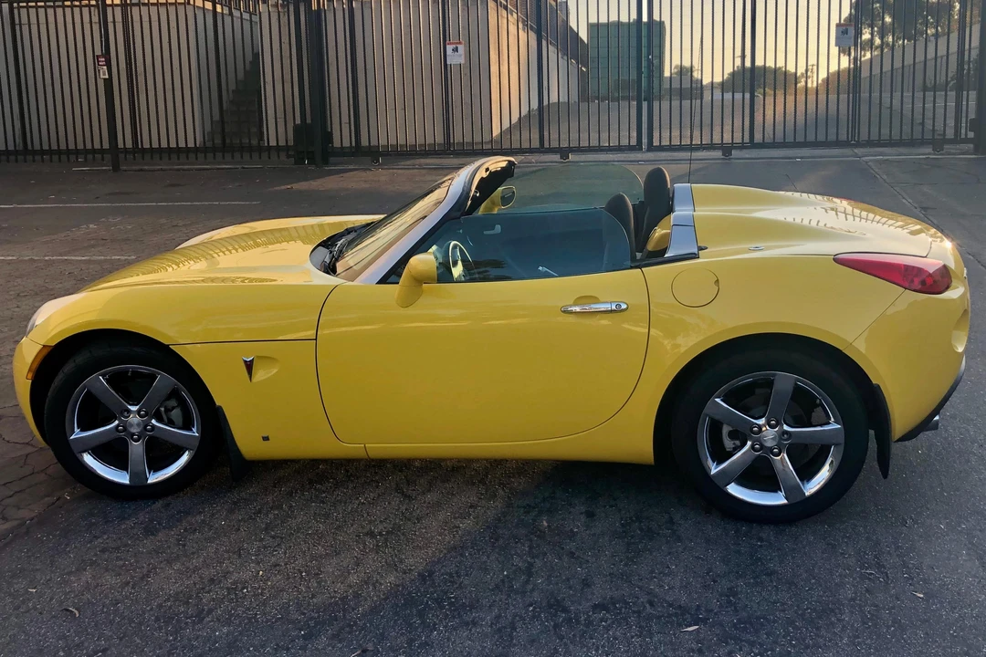 2007 Pontiac Solstice GXP - Image 3 of 31