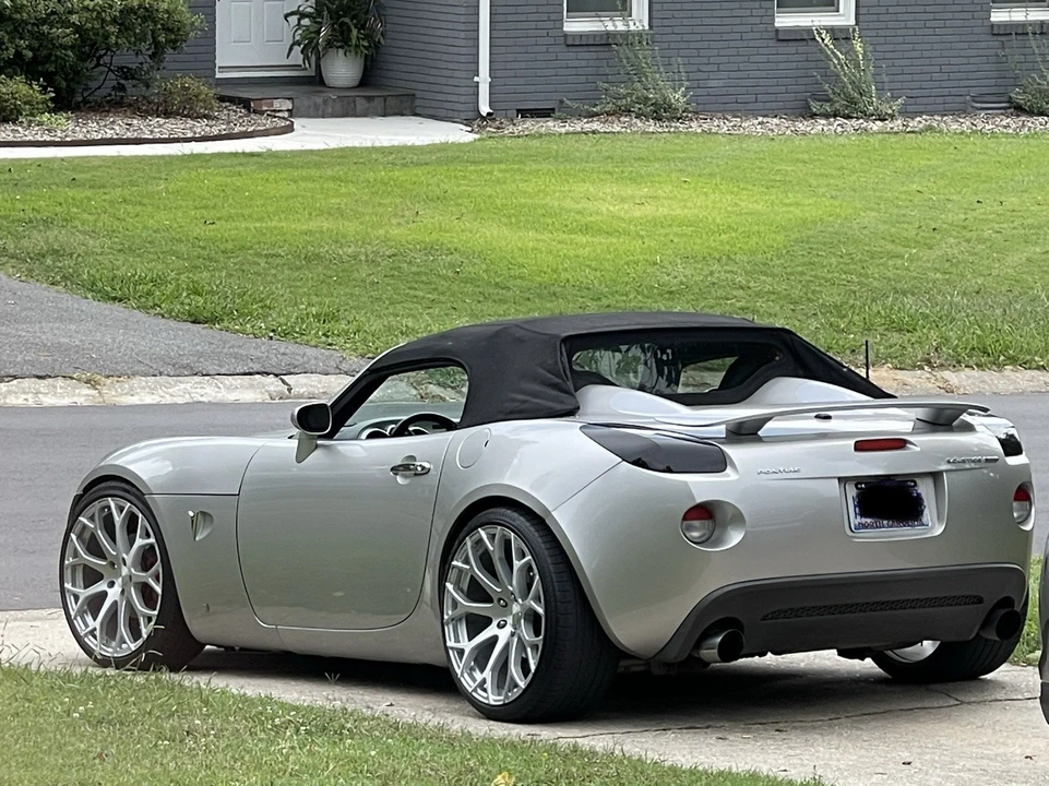 2007 Pontiac Solstice GXP - Image 2 of 7