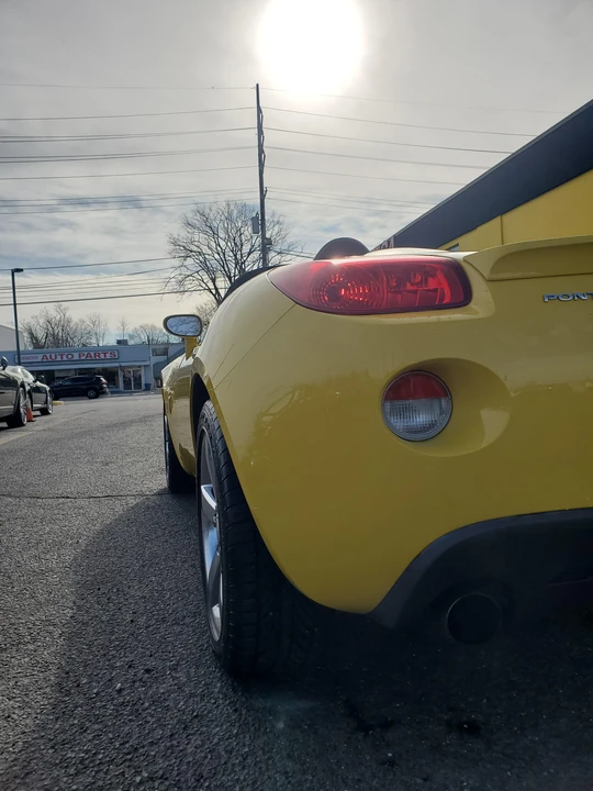 2007 Pontiac Solstice GXP - Image 11 of 15